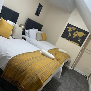 St House - Sleeps 8! Leeds (West Yorkshire)